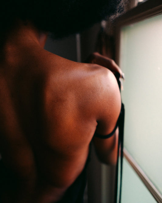 Best Body Oil for Dry Skin: What to Look For (and What to Avoid)